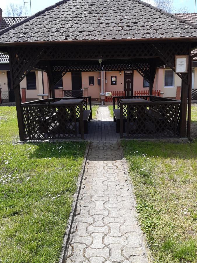 Nárcisz apartman Gyula Esterno foto